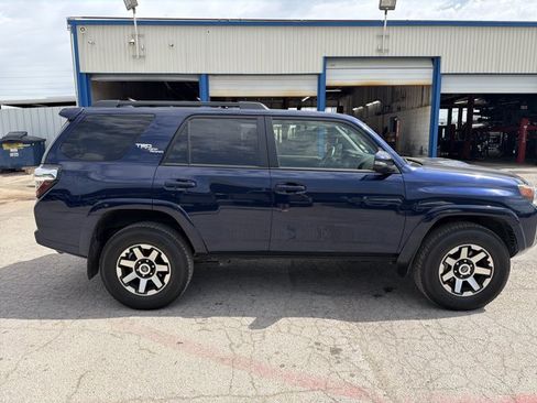 Used 2024 Toyota 4Runner TRD Off-Road Premium AWD/4WD image 8