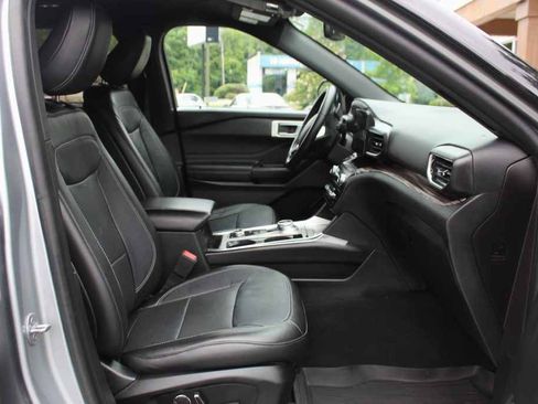 Used 2020 Ford Explorer Limited w/ Hybrid Equipment Group 310A AWD/4WD image 33