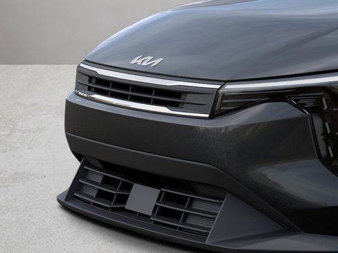 New 2025 Kia K4 LXS image 13