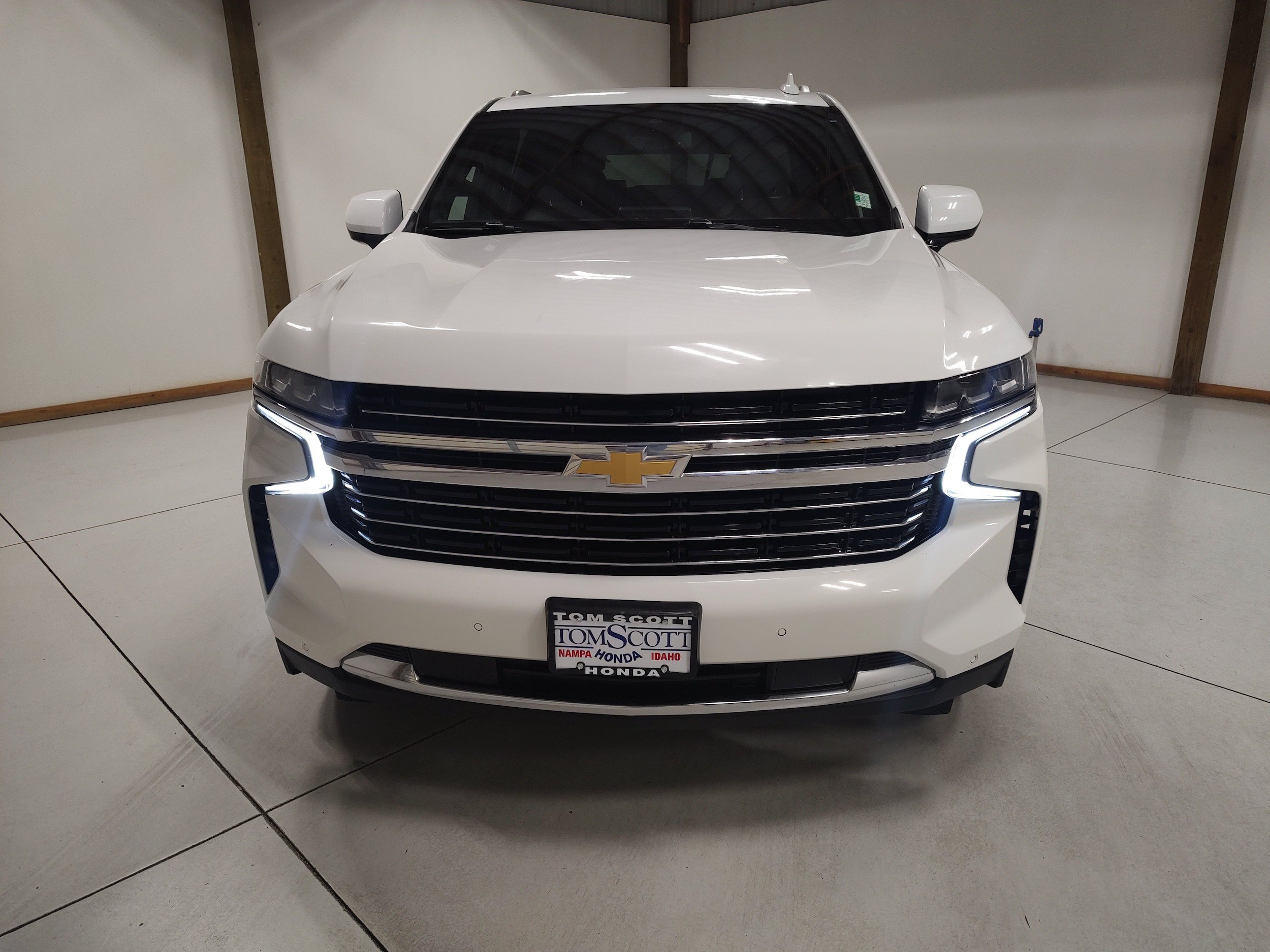 Used 2024 Chevrolet Suburban LT AWD/4WD image 3
