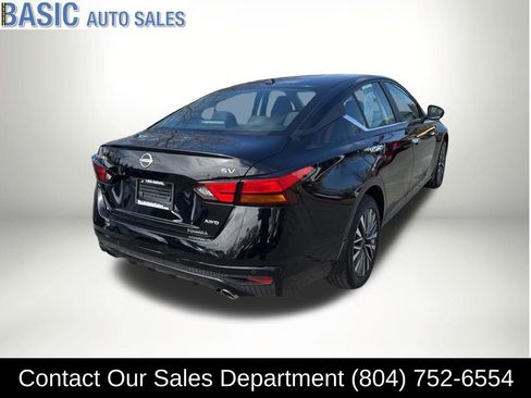 Used 2024 Nissan Altima 2.5 SV w/ SV Premium Package image 7