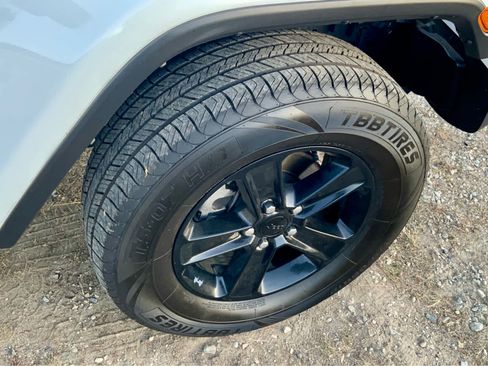 Used 2021 Jeep Wrangler Unlimited Sahara image 22