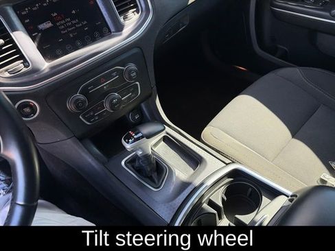 Used 2017 Dodge Charger SXT RWD image 14