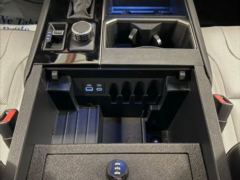 Used 2023 Toyota Tundra Limited image 35