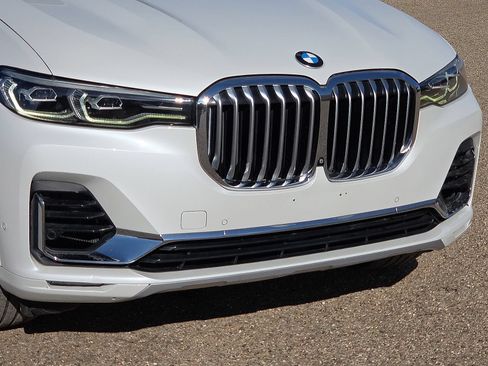 Used 2020 BMW X7 xDrive50i w/ Dynamic Handling Package AWD/4WD image 10