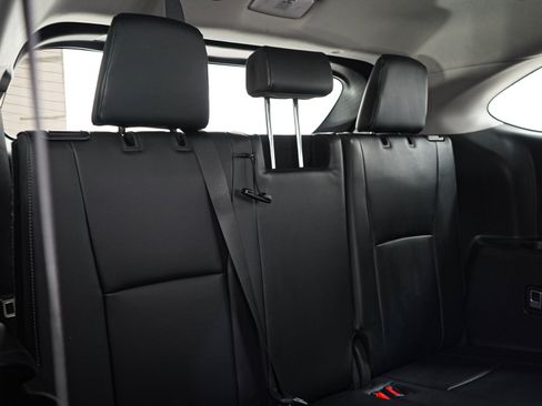 Used 2024 Toyota Highlander Limited AWD/4WD image 15