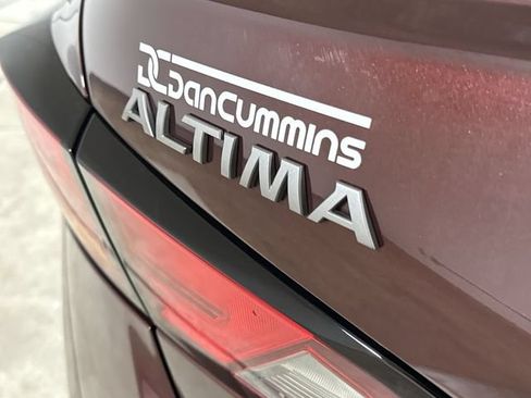 Used 2024 Nissan Altima 2.5 SL FWD image 27