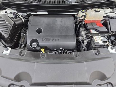 Used 2023 Chevrolet Traverse LT AWD/4WD image 32