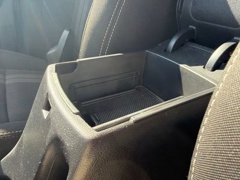 Used 2021 Hyundai Venue SEL FWD image 34