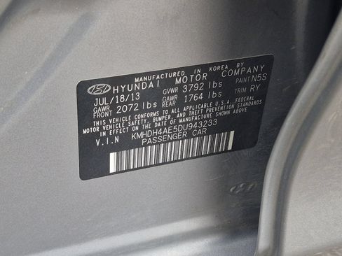Used 2013 Hyundai Elantra Limited FWD image 28