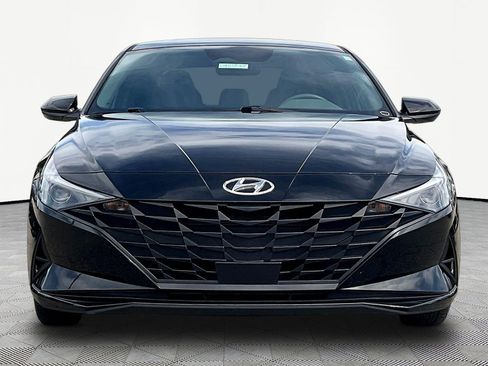 Used 2022 Hyundai Elantra SEL w/ Convenience Package FWD image 2