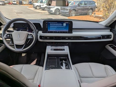 Certified 2025 Lincoln Aviator Reserve image 15