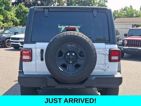 Used 2025 Jeep Wrangler Unlimited Sport AWD/4WD image 5
