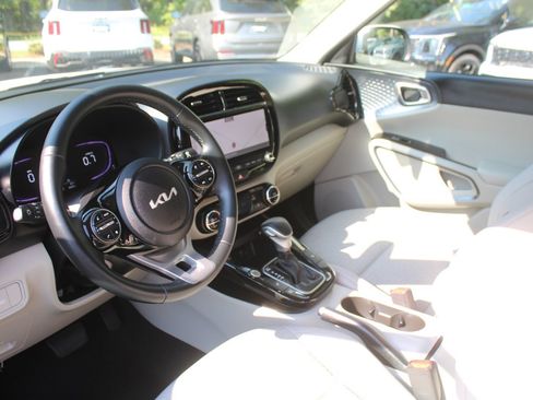 Certified 2025 Kia Soul EX FWD image 21
