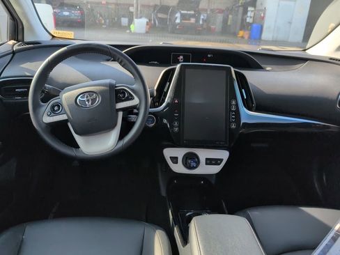 Used 2019 Toyota Prius Prime Premium image 7