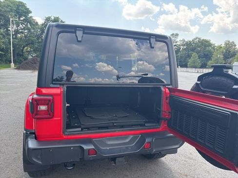 Used 2021 Jeep Wrangler Unlimited Sport image 18