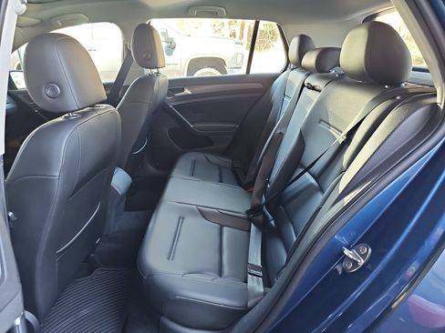 Used 2021 Volkswagen Golf 4-Door FWD image 15