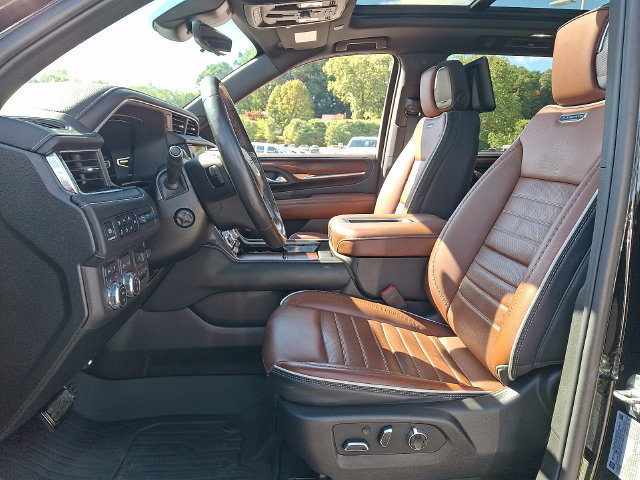 Used 2024 GMC Yukon Denali Ultimate AWD/4WD image 2