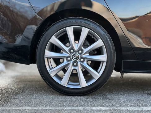 Used 2020 MAZDA MAZDA3 AWD Sedan w/ Preferred Package image 38