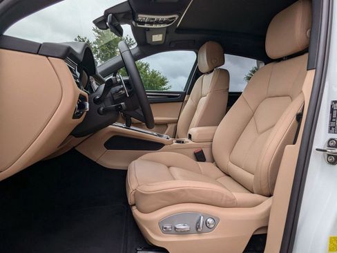 Used 2025 Porsche Macan image 5