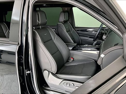 Used 2024 Cadillac Escalade Sport w/ Touring Package AWD/4WD image 8