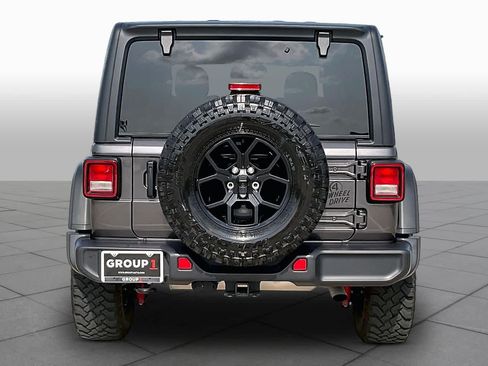 Used 2025 Jeep Wrangler Unlimited Sport AWD/4WD image 5