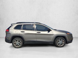 Used 2017 Jeep Cherokee Sport video 4