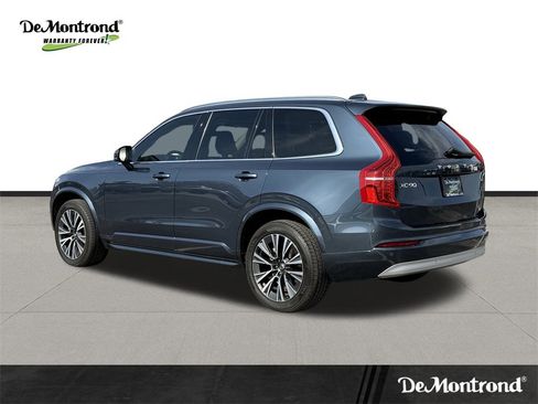Used 2022 Volvo XC90 T6 Momentum w/ Climate Package image 6