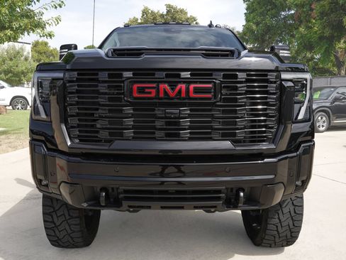 Used 2024 GMC Sierra 3500 Denali w/ Denali Reserve Package AWD/4WD image 2