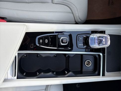 New 2026 Volvo XC60 B5 Ultra image 14