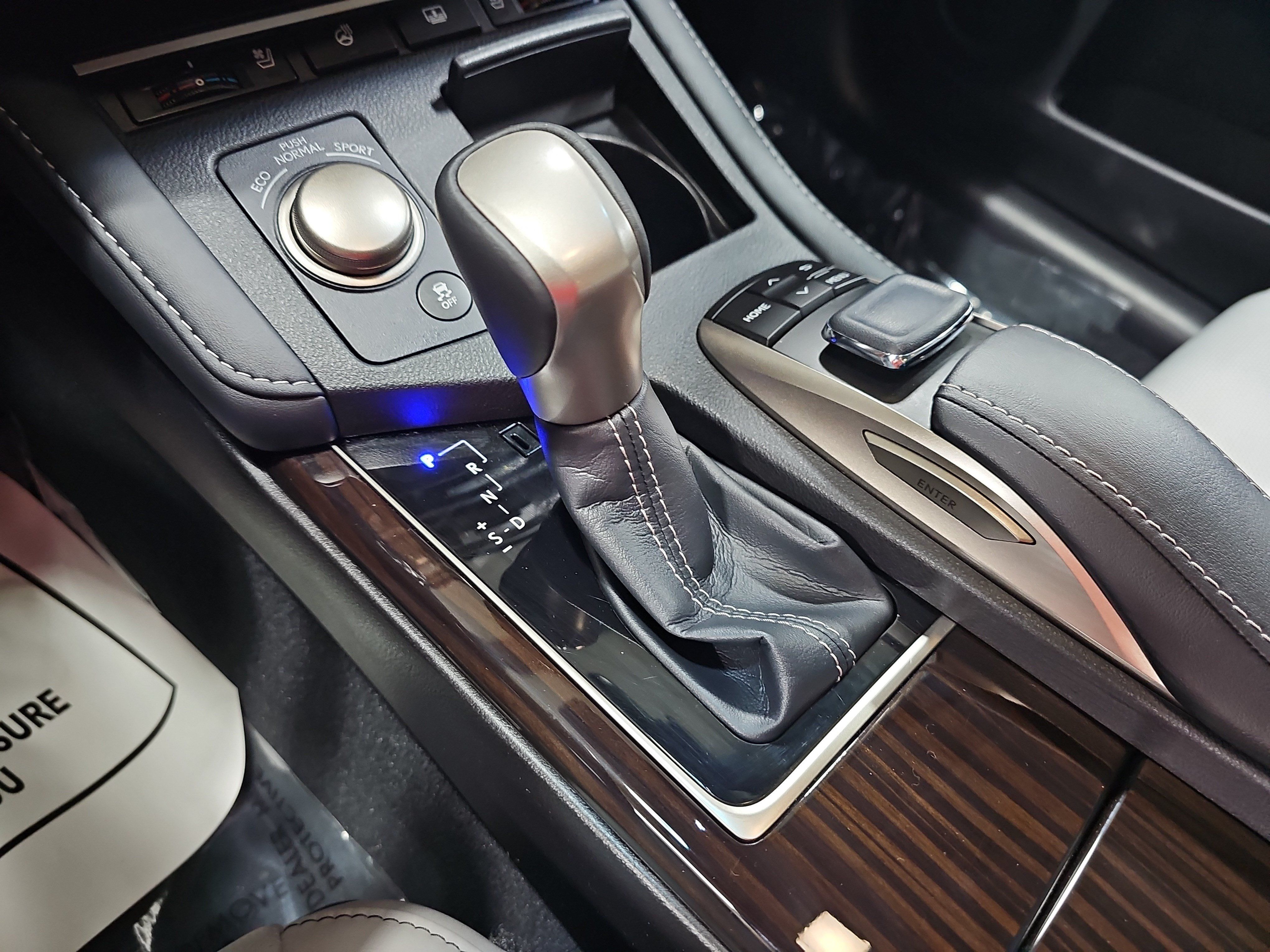 Used 2018 Lexus ES 350 w/ Luxury Package w/Wood Trim FWD image 25