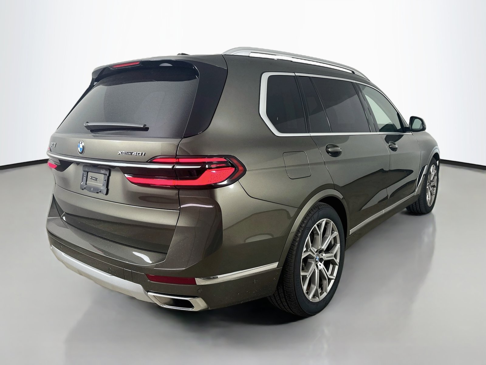 Used 2026 BMW X7 xDrive40i w/ Premium Package AWD/4WD image 5