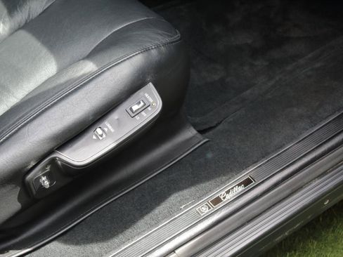 Used 1996 Cadillac Fleetwood Brougham RWD image 50