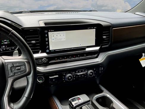Used 2023 Chevrolet Silverado 1500 High Country AWD/4WD image 12