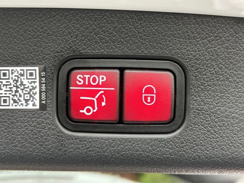 Used 2026 Mercedes-Benz GLC 300 4MATIC image 25