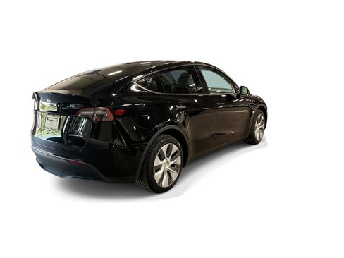 Certified 2023 Tesla Model Y AWD image 6