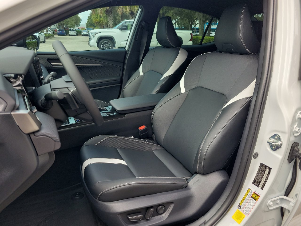 Used 2026 Toyota Camry SE w/ Convenience Package FWD image 17