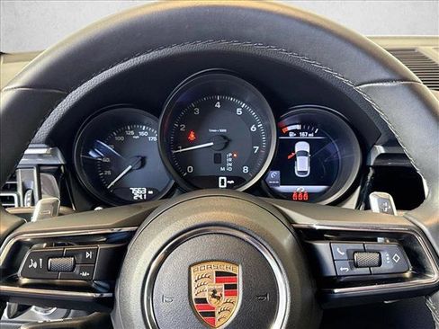 Certified 2025 Porsche Macan AWD/4WD image 14