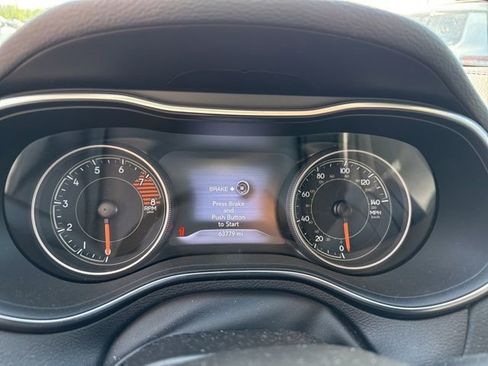 Used 2019 Jeep Cherokee Limited AWD/4WD image 6