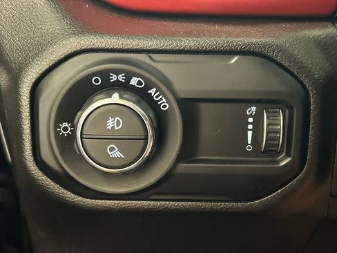 Used 2023 Jeep Gladiator Rubicon w/ Cold Weather Group AWD/4WD image 29