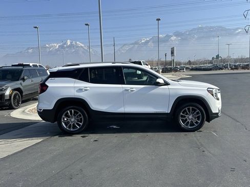 Certified 2024 GMC Terrain SLT image 31