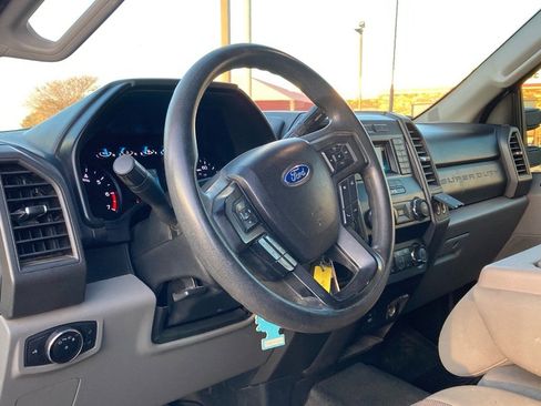 Used 2019 Ford F250 XL w/ Power Equipment Group image 9