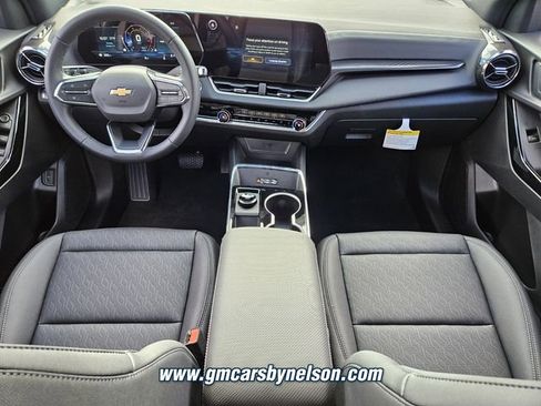 New 2026 Chevrolet Equinox LT w/ Convenience Package II FWD image 9