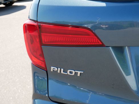 Used 2017 Honda Pilot Touring image 17
