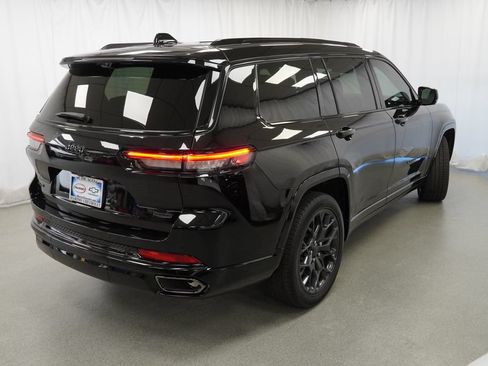 Used 2024 Jeep Grand Cherokee L Summit AWD/4WD image 3