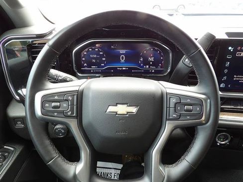 Used 2024 Chevrolet Silverado 1500 LT AWD/4WD image 17