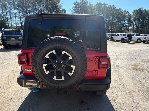 Used 2025 Jeep Wrangler Unlimited Rubicon 4xe w/ Convenience Group image 9