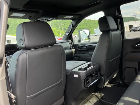 New 2026 GMC Sierra 2500 AT4 w/ AT4 Premium Plus Package AWD/4WD image 23