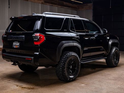 Used 2025 Toyota 4Runner SR5 AWD/4WD image 10