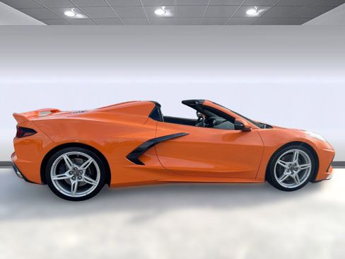 Used 2023 Chevrolet Corvette Stingray Convertible w/ Z51 Performance Package image 8